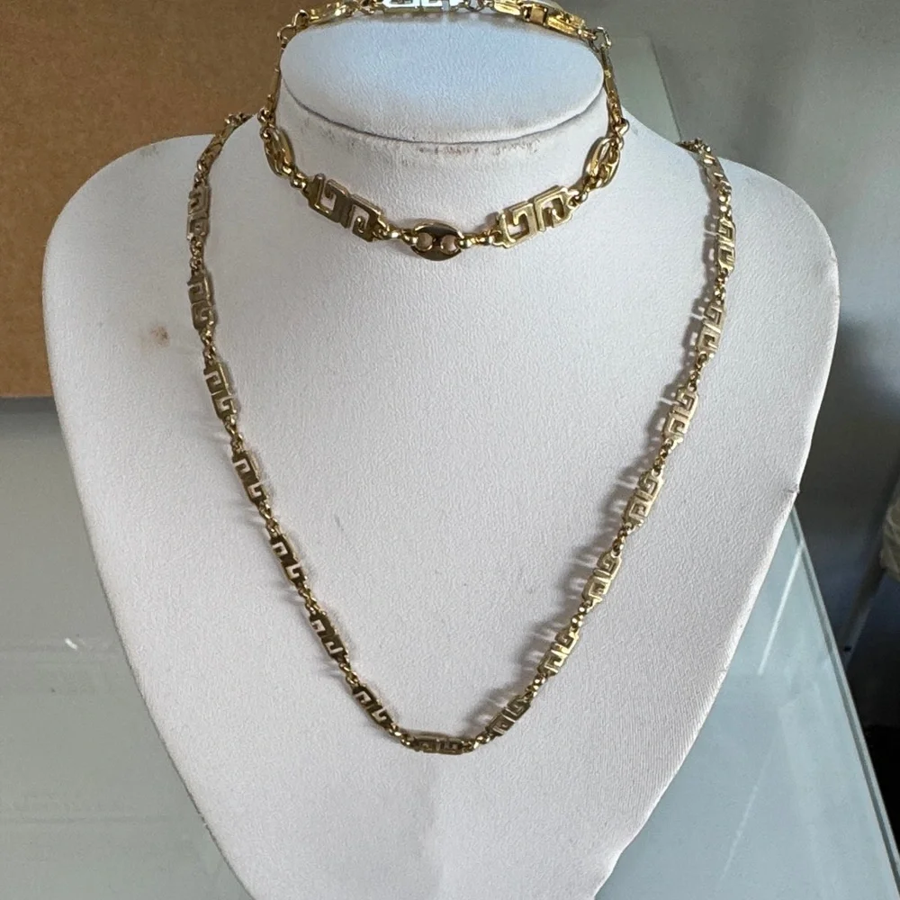 Givenchy VintageGold Necklace and Bracelet Set
